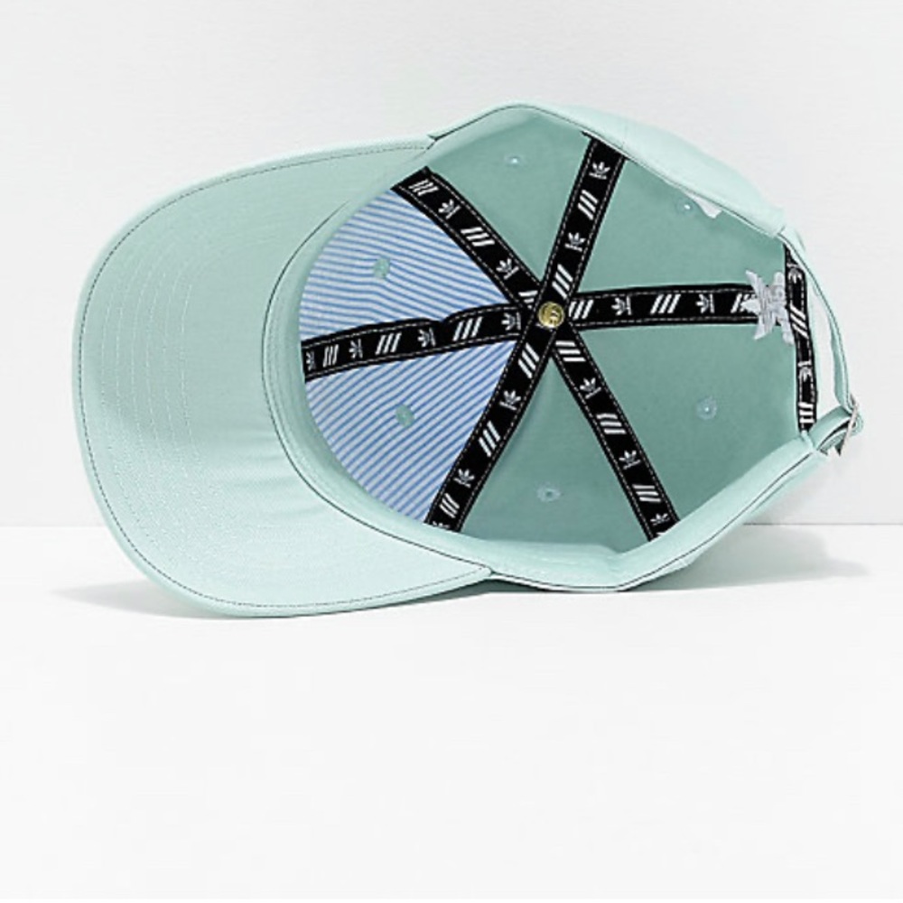 Adidas woman’s hat NWT - Picture 3 of 5
